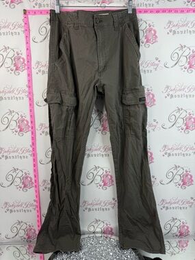 Wrangler pants relaxed fit cargo brown Olive Green Cargo Multipocket Design